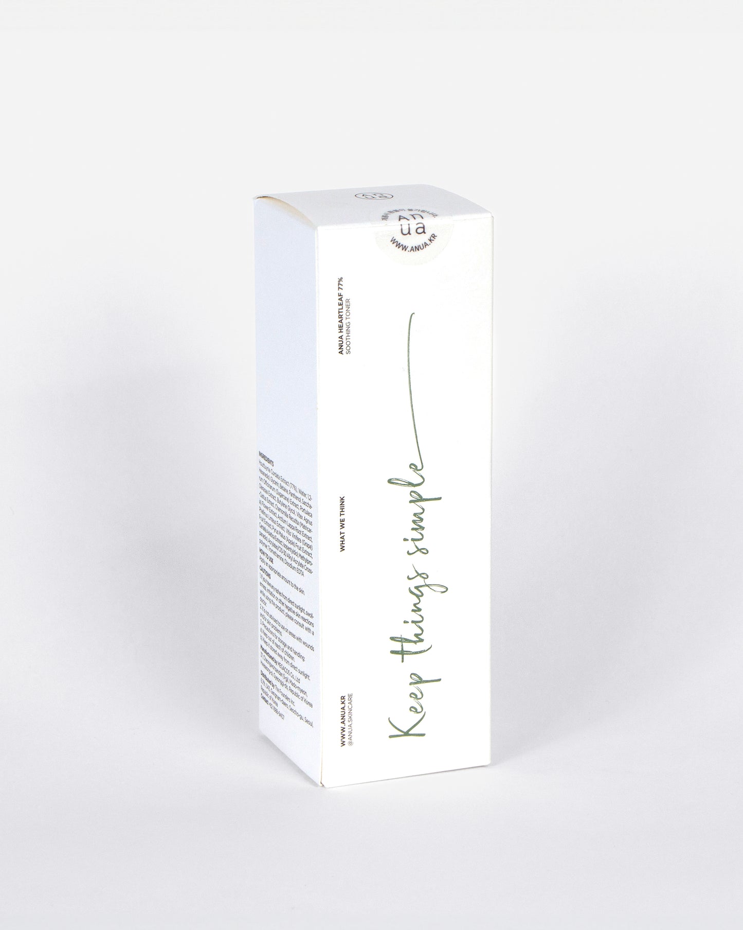 Empaque de Anua Heartleaf 77% Soothing Toner – Botella minimalista con fórmula calmante diseñada para pieles sensibles y propensas a la irritación.