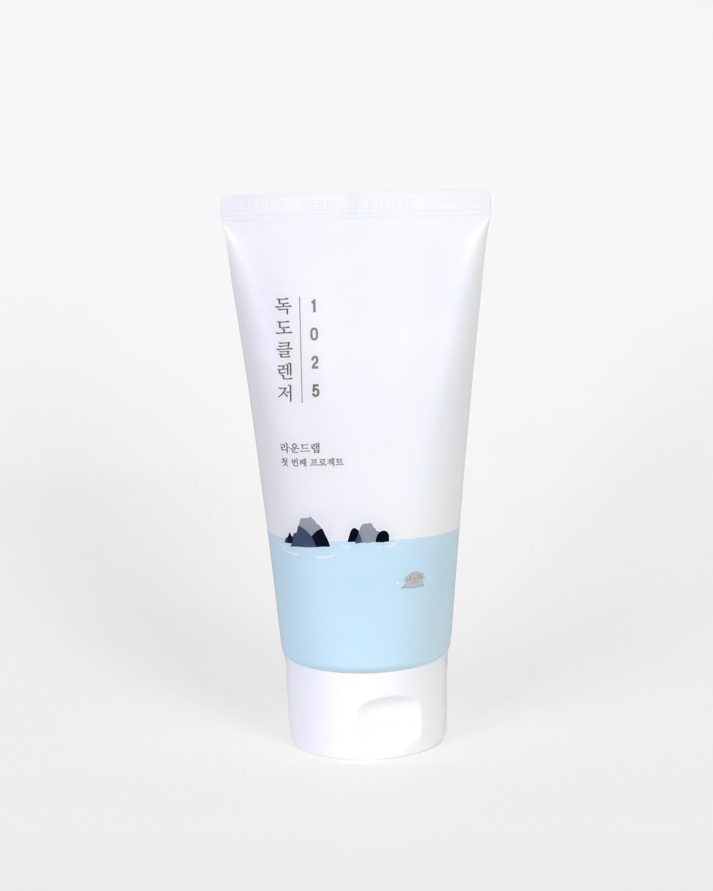 Round Lab 1025 Dokdo Cleanser – Limpiador facial suave con agua mineral profunda de Dokdo para eliminar impurezas sin resecar la piel.