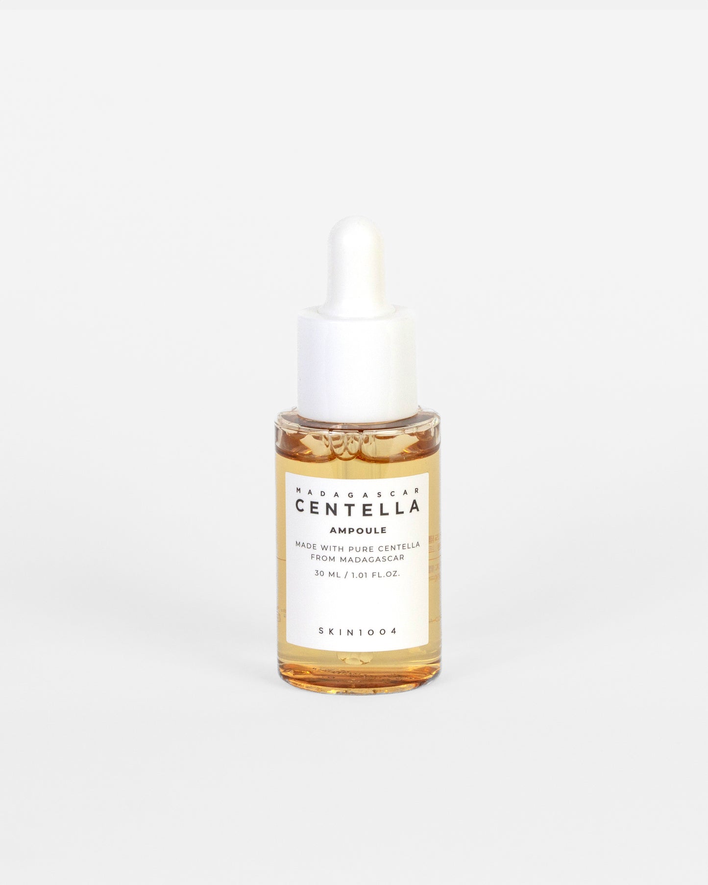 Skin1004 Madagascar Centella Ampoule – Sérum calmante con centella asiática pura para hidratar, reparar la barrera cutánea y reducir la sensibilidad de la piel.