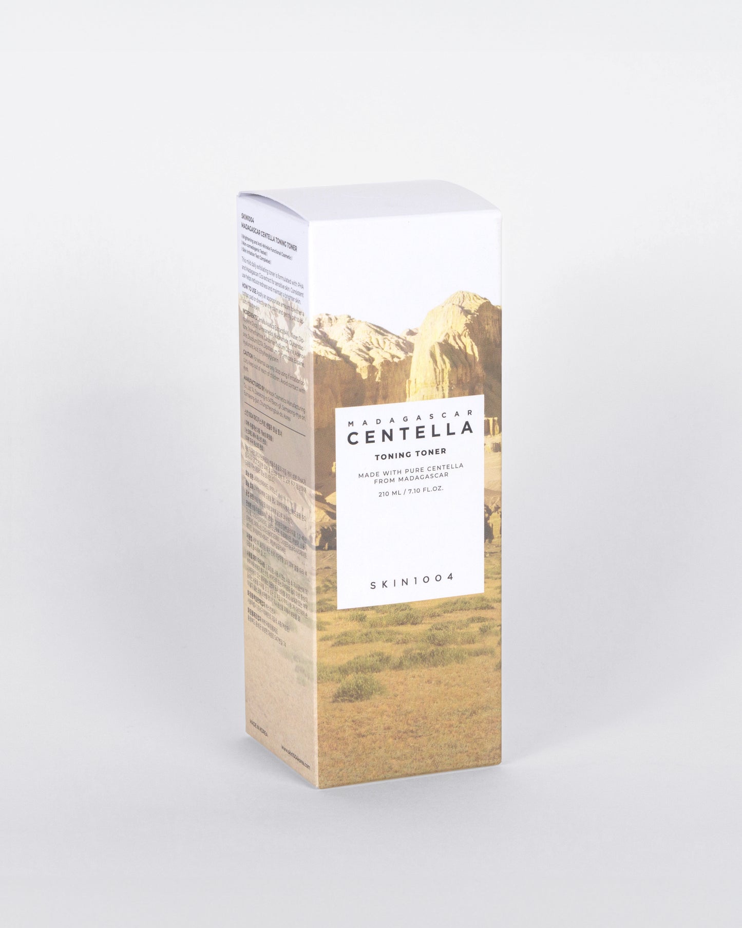 Empaque de Skin1004 Madagascar Centella Toning Toner – Botella con extracto de centella asiática para equilibrar e iluminar la piel.