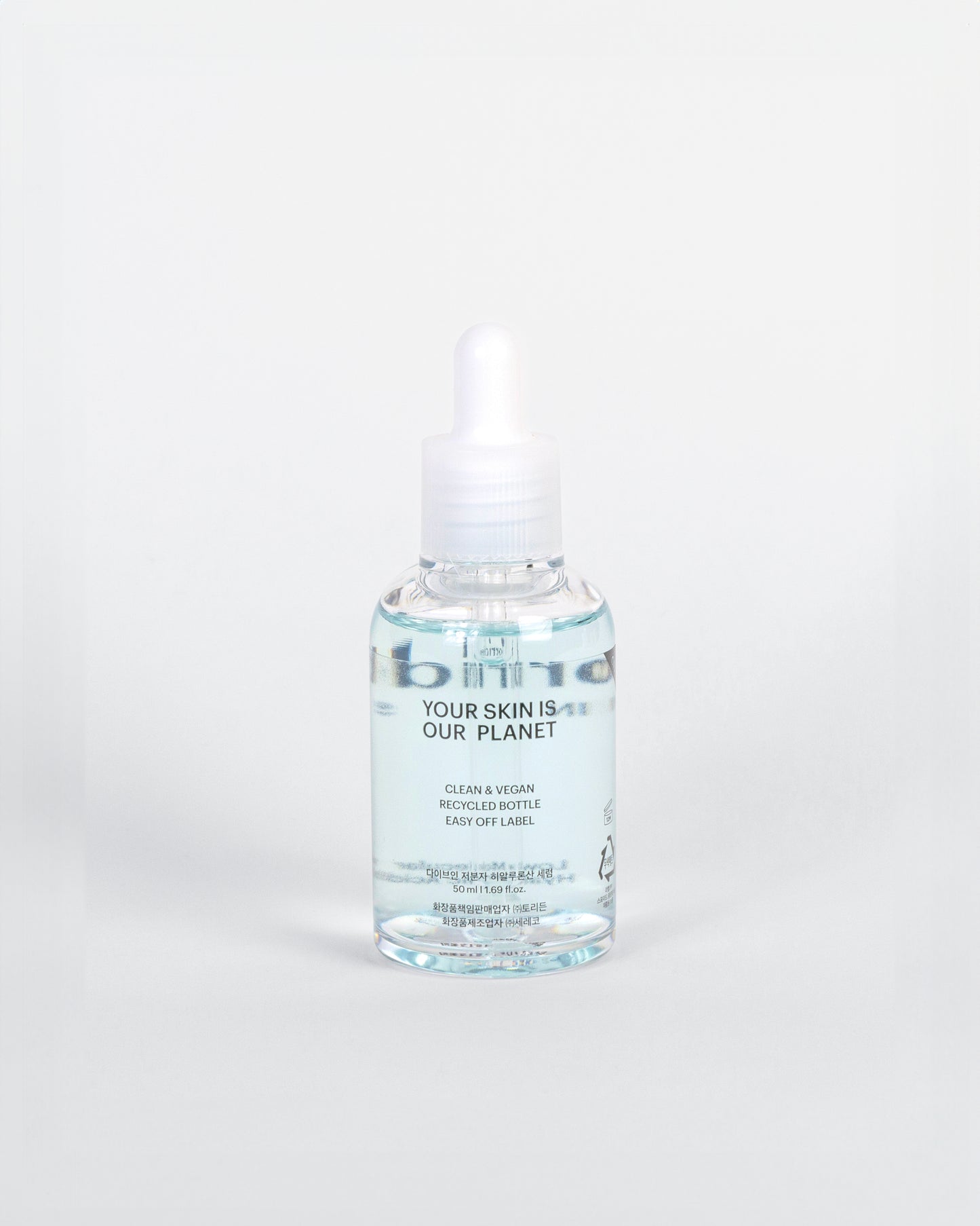 Torriden Dive In Low Molecular Hyaluronic Acid Serum – Textura ligera y acuosa con rápida absorción para proporcionar hidratación sin sensación pegajosa.